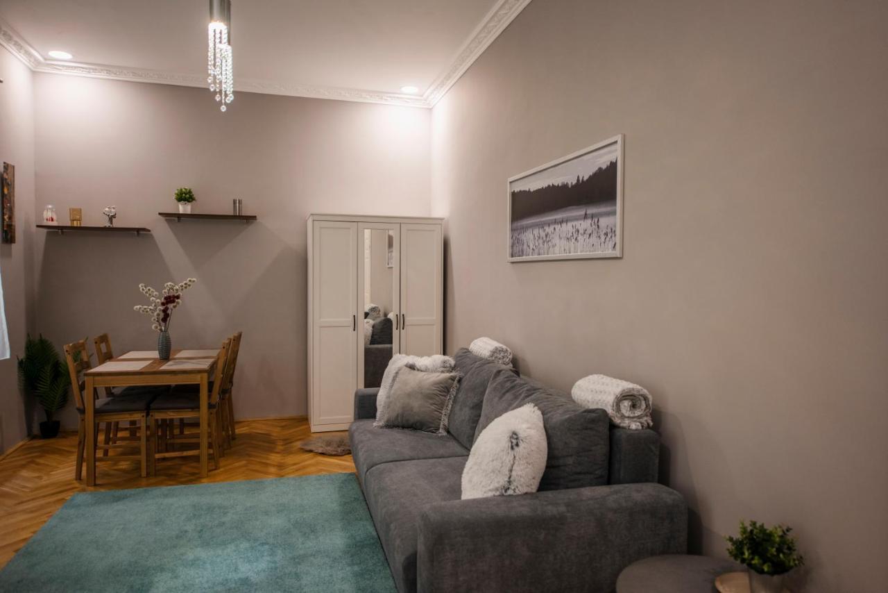 Jacks'S Home Apartman - Free Parking Πετς Εξωτερικό φωτογραφία