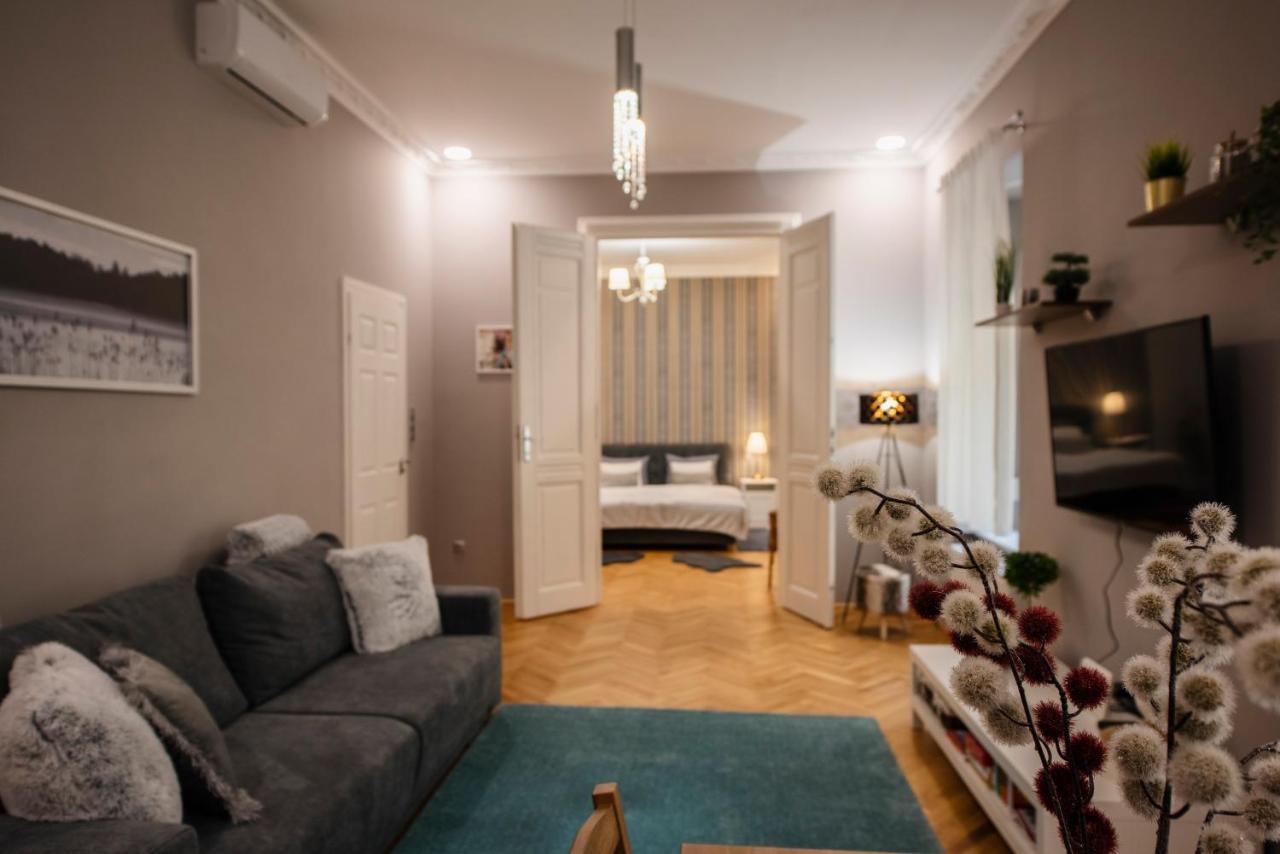 Jacks'S Home Apartman - Free Parking Πετς Εξωτερικό φωτογραφία