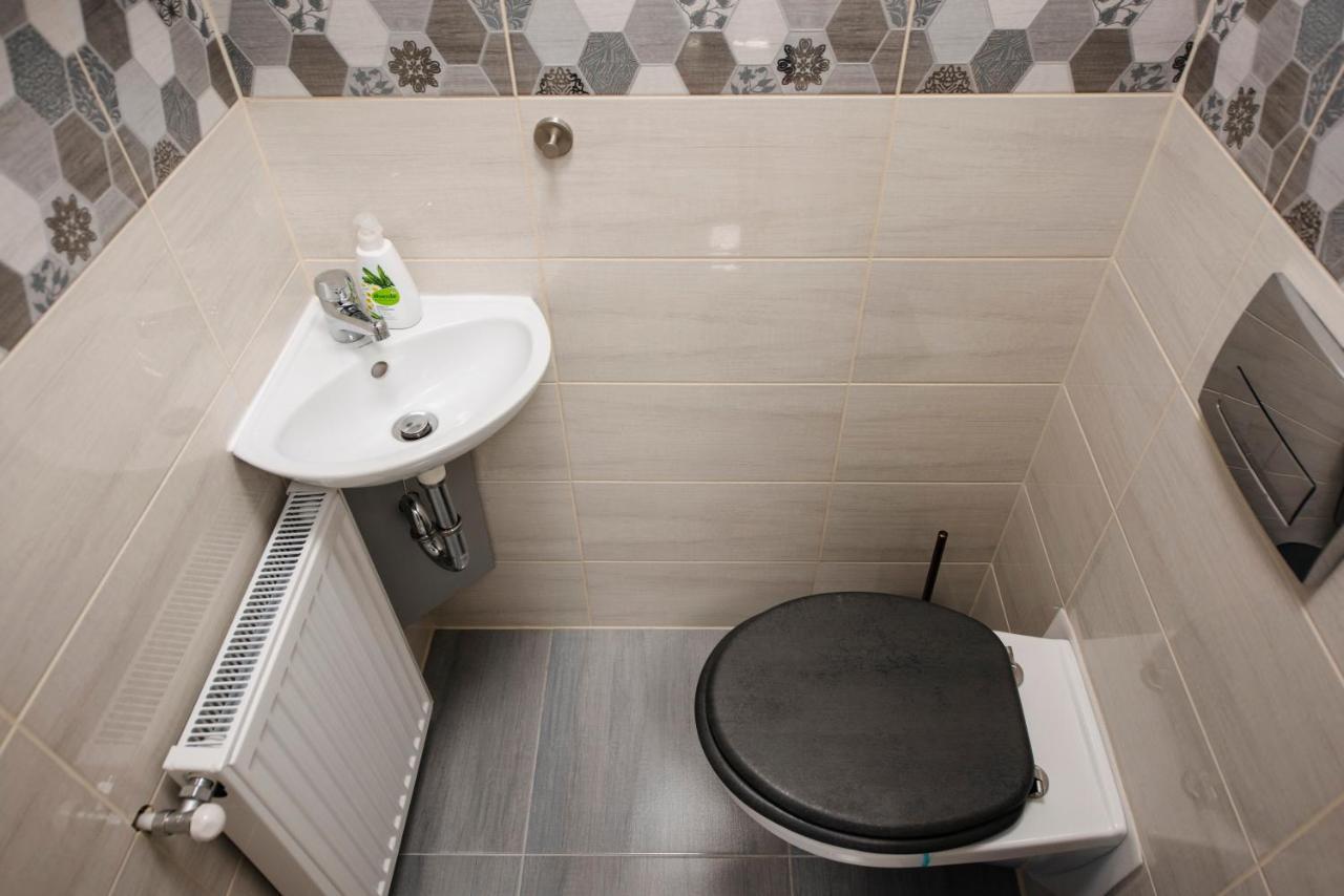 Jacks'S Home Apartman - Free Parking Πετς Εξωτερικό φωτογραφία