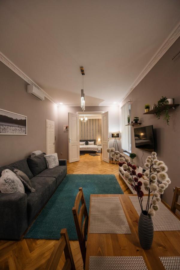 Jacks'S Home Apartman - Free Parking Πετς Εξωτερικό φωτογραφία